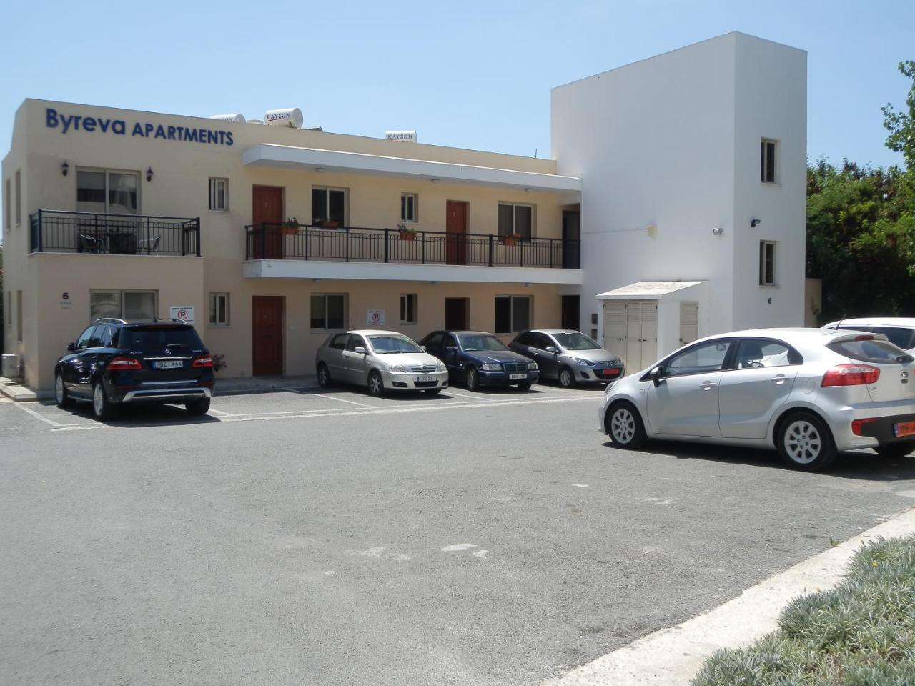 Byreva Apartments Paphos Exteriör bild